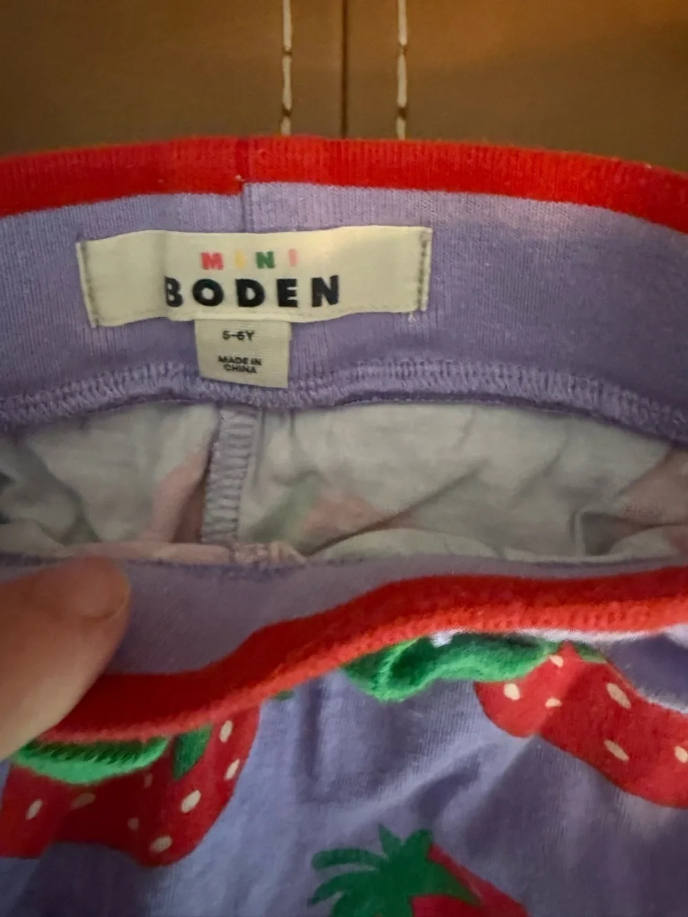 Mini Boden strawberry skort size 5-6